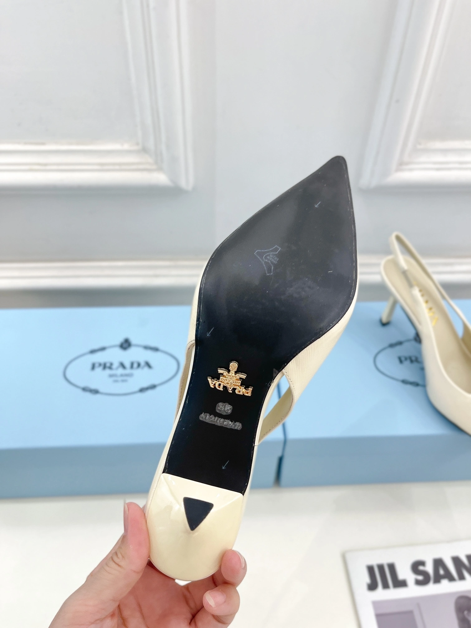 COCO-- Pr141 1I901M_3A9S_F0304_F_DD75 Saffiano cowhide heel-height ：7.5cm item:E-X555F1976